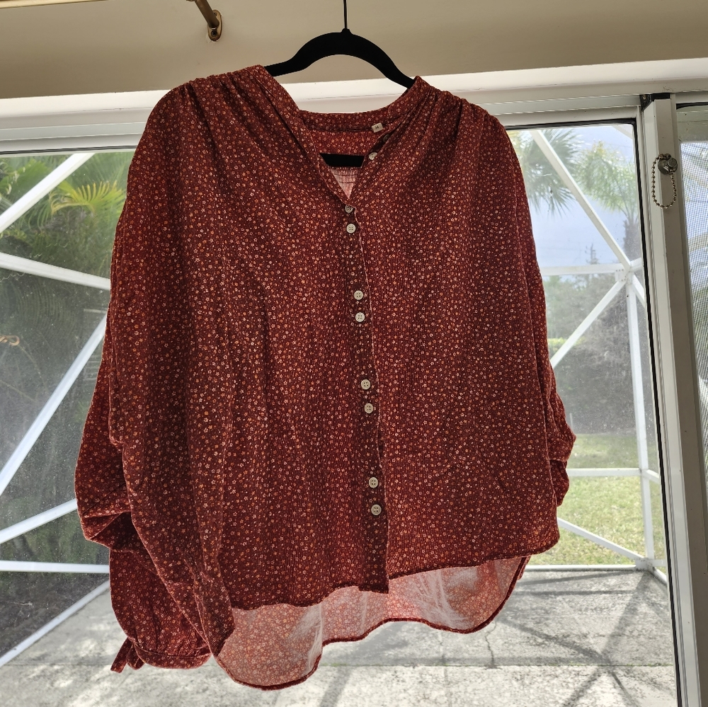 Doen Red Button-Up Blouse
